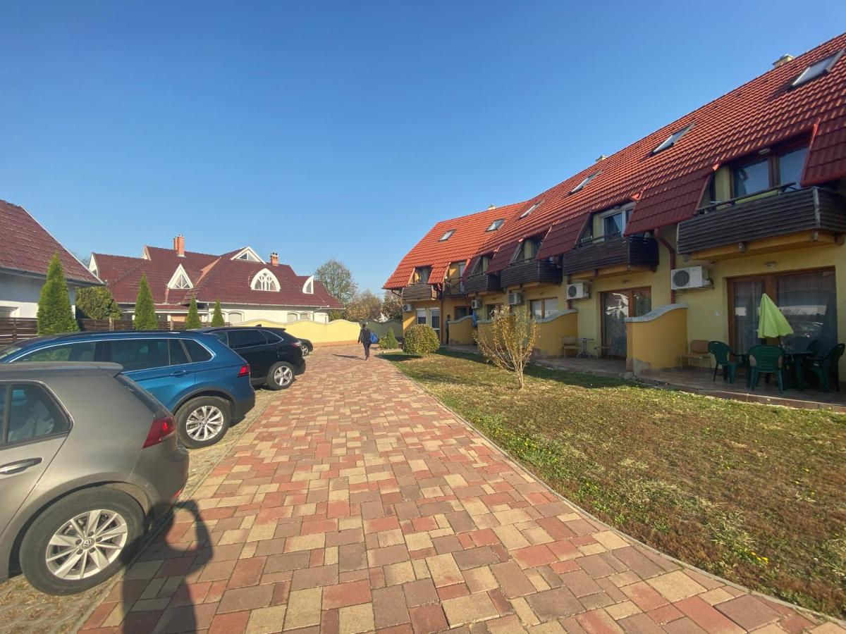 Ferienwohnung Mimi Apartman Gyula Exterior foto